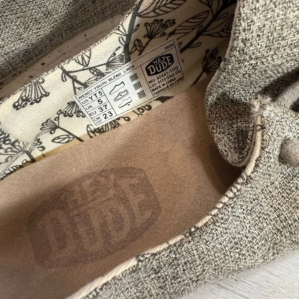 Hey dude Wendy linen blend‎ shoes youth size 5